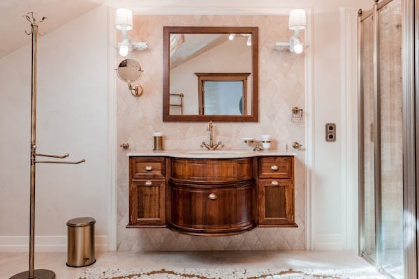 Choisir la poubelle idéale pour sublimer votre salle de bain